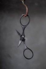 Load image into Gallery viewer, Baby Bo Scissors (Merchant and Mills)
